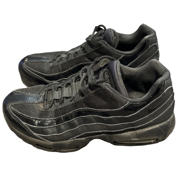 NIKE AIR MAX 95 women's essential "triple black" sneakers, pre-loved, size 9.5. - Picture 1 of 9
